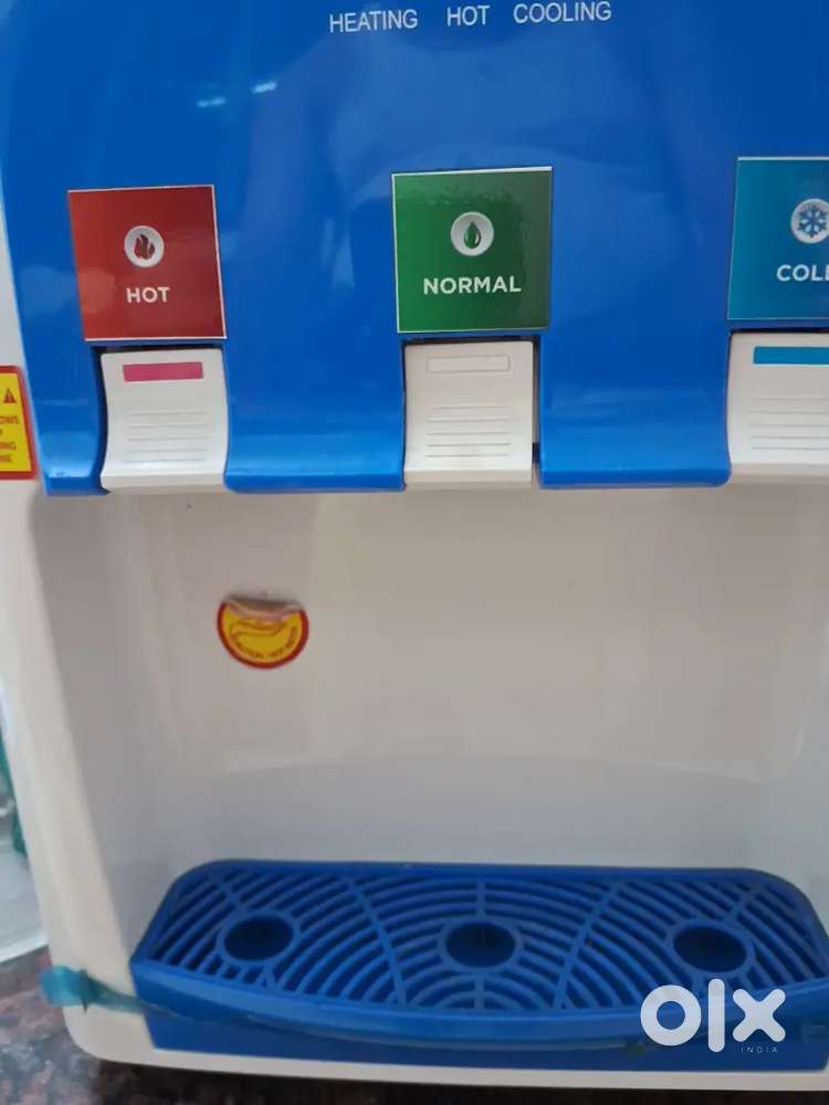 Hot and cold water dispenser