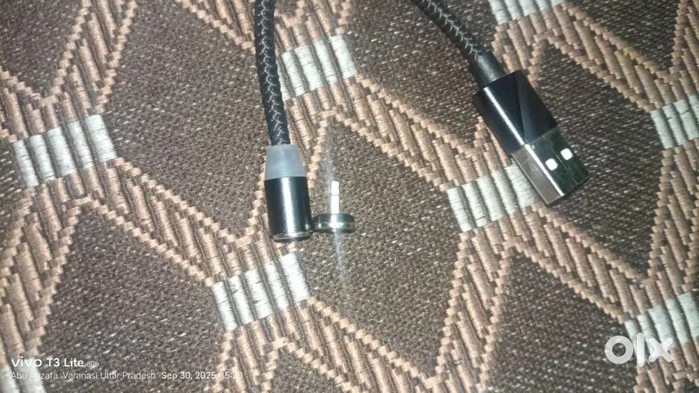 Ye data cable megnate wala h ye iPhone ko charge kar ta h