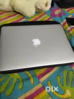 Apple mackbook air 256gb i5