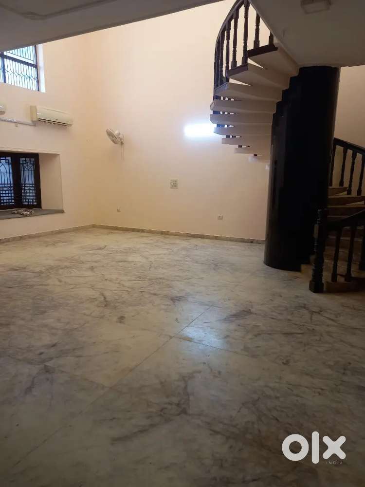 4BHK DUPLEX HOUSE RENT AT SHAIKPET NEAR ROAD FOR BACHELOR'S AND FAMILY