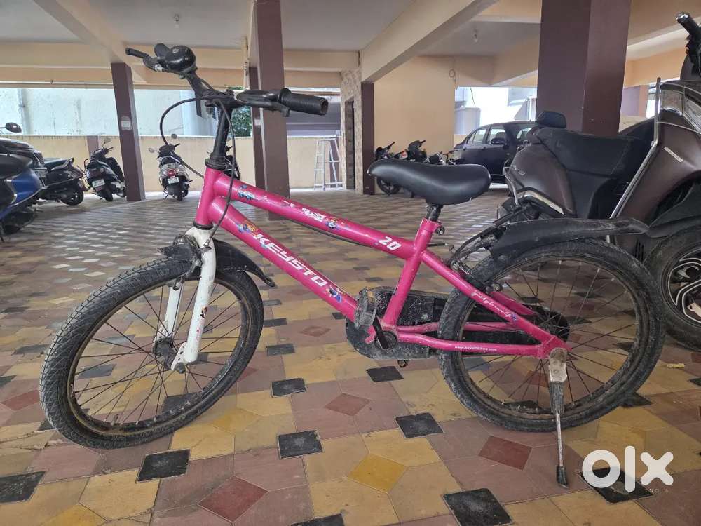 Rarely used keysto cycle for sale. Fits 6 to 8 years kids