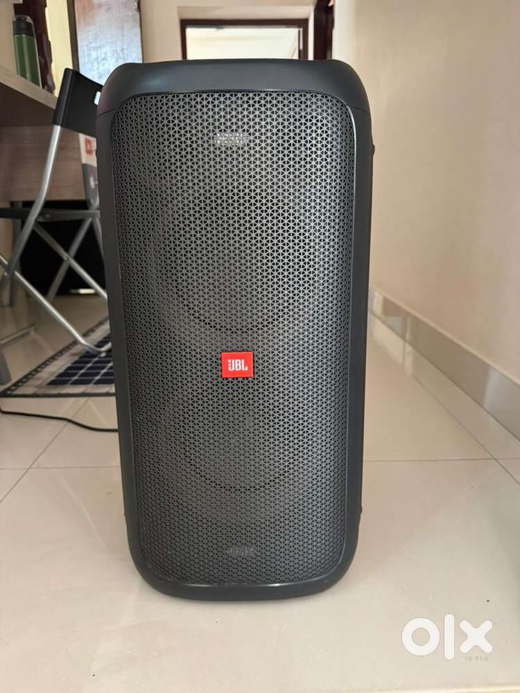 JBL Wireless Bluetooth party speaker 100