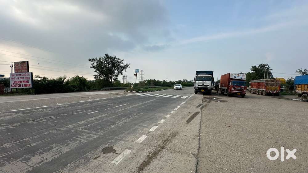 On Highway Plot In Kurali