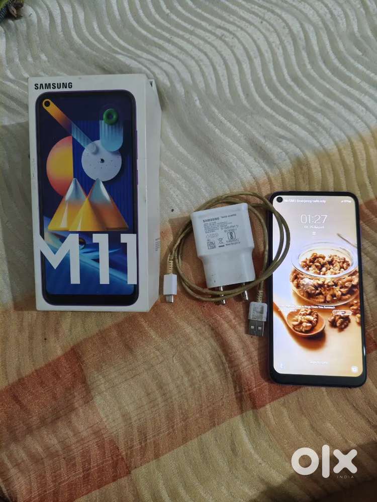 Samsung M11 4/64gb , iPhone 8 64gb , iPad 1gen 64gb mint condition