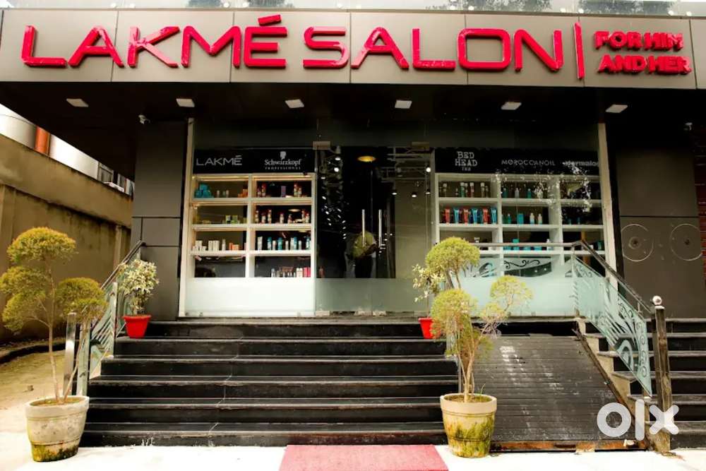 ( HR ASTHA ) OPENING FOR LAKHME SALON MAKEUP VACANCY AVAILABLE .