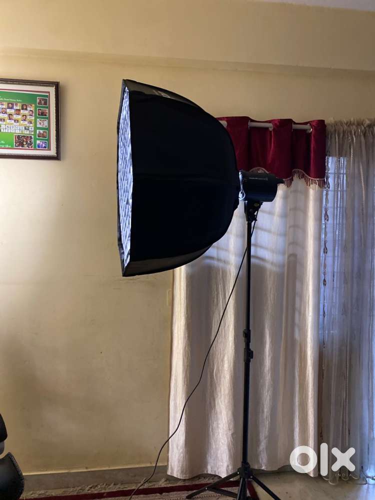 GODOX -Digitek LED lights with tripod stand