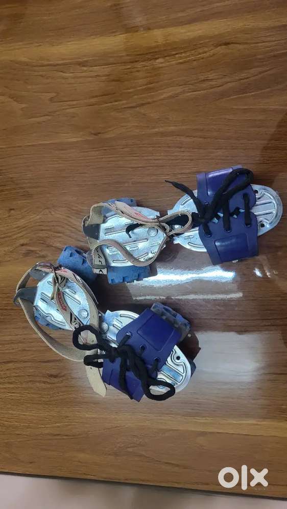 Adjustable Skates (Without Shoes) – Good Condition