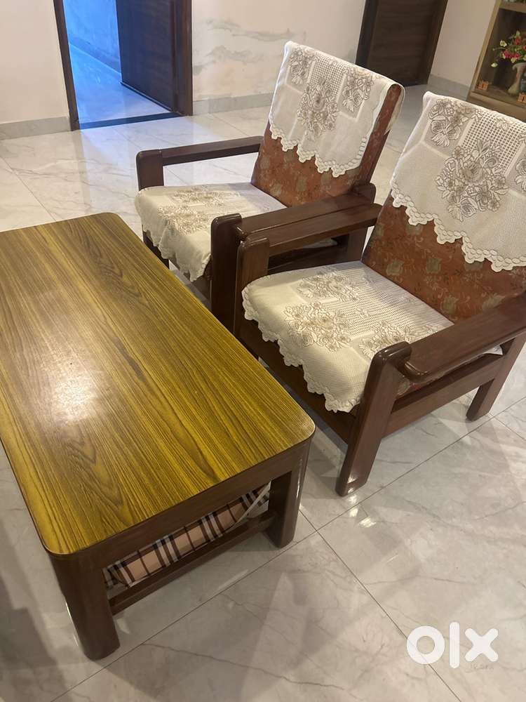 5 Seater Sofa with Centre Table