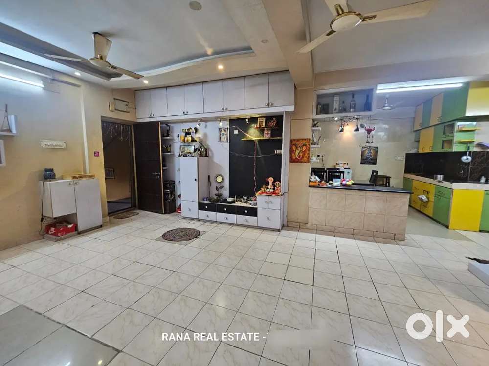 Couples friendly 2bhk 1st floor furnished luxury flat rent in joka.