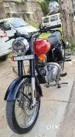 Royal Enfield classic 350. ( 07-12-2020)