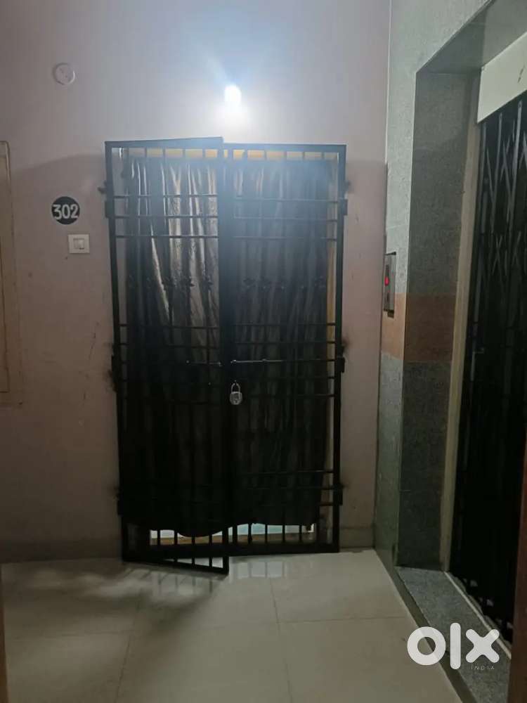 Well ventilated East facing 6 years flat in good condition.