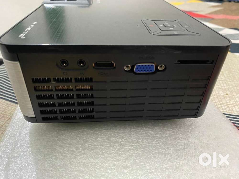 Hd projector new condition.