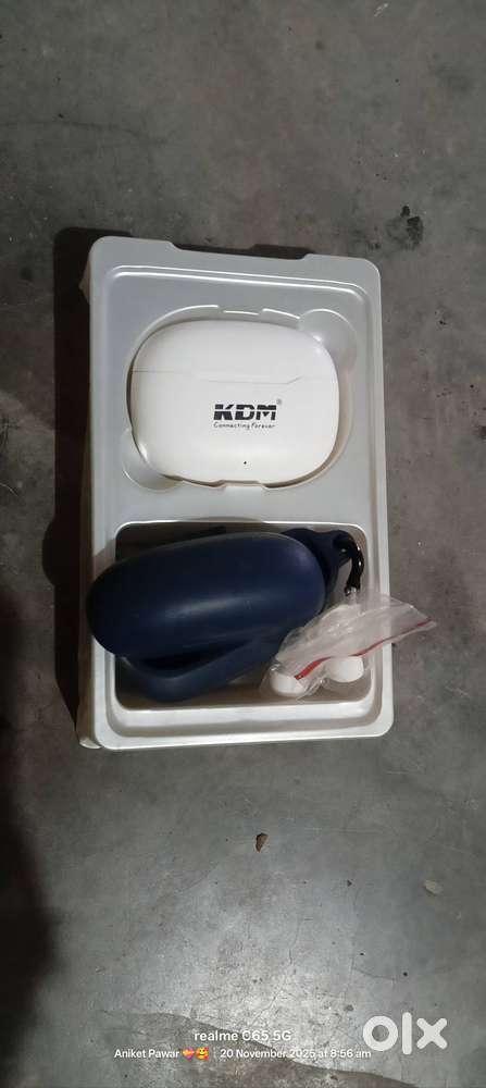 KDM  Z1 earbuds Bluetooth Headset (Black, On the Ear)