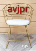 Stylish Rod Iron Café Chair with Cushioned Seat – Brand New
