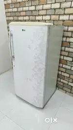LG white colour 215 litres 5 star rating good condition fridge