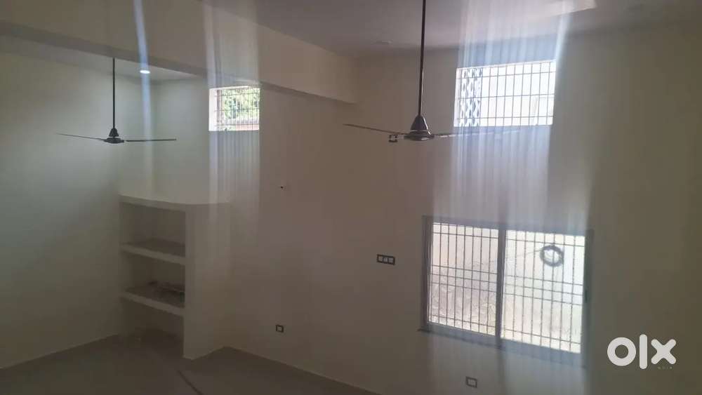 Commercial Floor for coaching, library, clinic