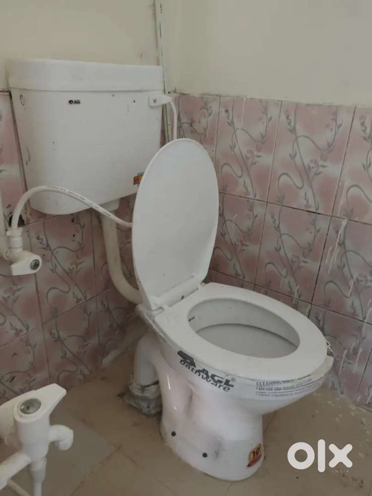 1RK near swargate parvati darshan 20K deposit 8000 rent 500 light bill