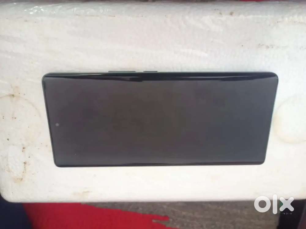 Vivo y200 pro 5g, 8+8 gb ram & 128 storage  android 14 / processor 2.2