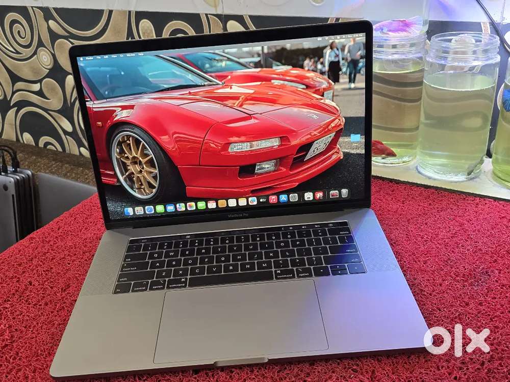 Apple Macbook Pro i7/16/256gb SSD 5.5gb Graphics 15inch Retina Display