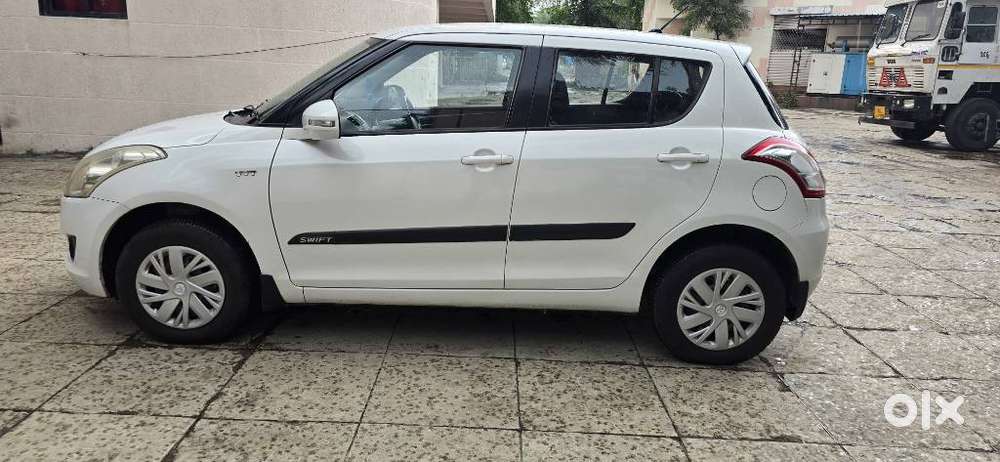 Maruti Suzuki Swift VXi + Manual, 2012, Petrol