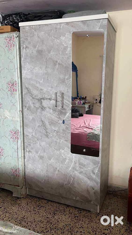 Cupboard/Almirah- like new-less than 6 months usage