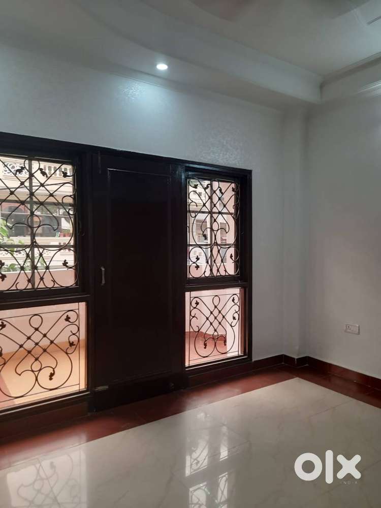 Independent 3Bed with parking in shakti Khand-4