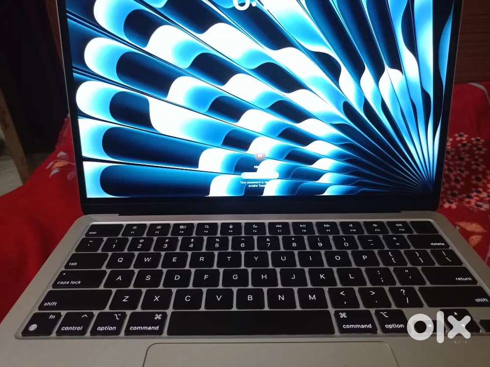 Mac air m2, 16gb,256gb storage,cycle count 9,battery 100%