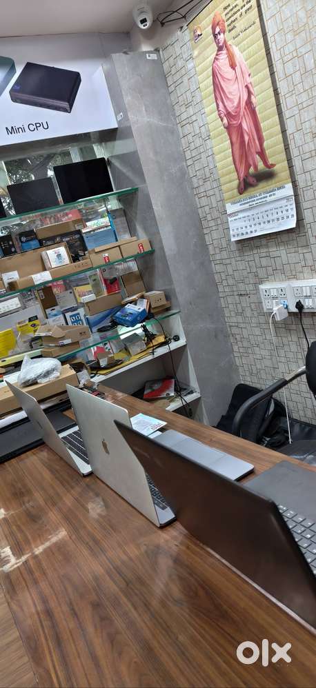 Hiring Female Receptionist – Computer Shop (Sales & Service)