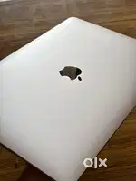 MacBook Air 2020 (Intel i3, 8GB RAM, 256GB SSD) – Pristine Condition