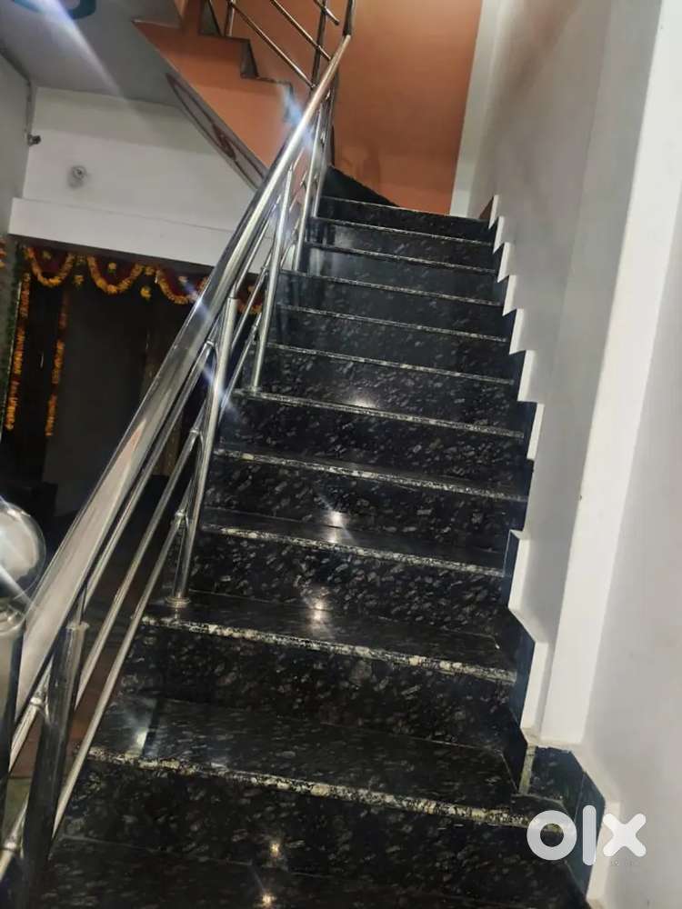 GIRLS PG / HOSTEL / ROOMS /Shops AVAILABLE