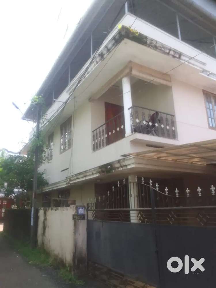 Ladies and Students (Single room) PG Accommodation Available