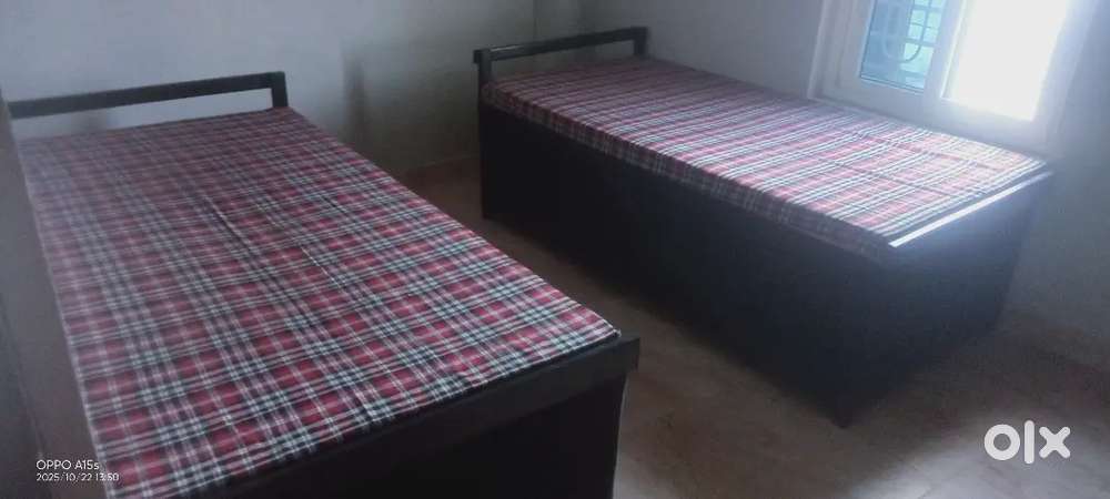 Kisi Ko room chahie to message kar sakte hain