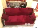 Sofa hai new lena h is liye sell kr rhe h acha sofa h koi dikkat nhi h