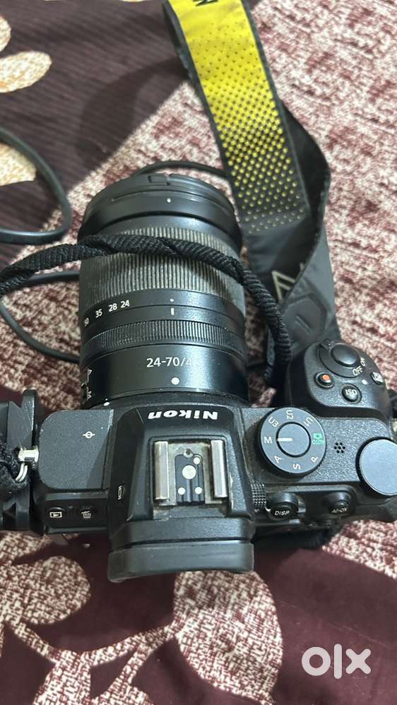 Nikon Z5 MirrorLess camera with 24-70 f4 lens