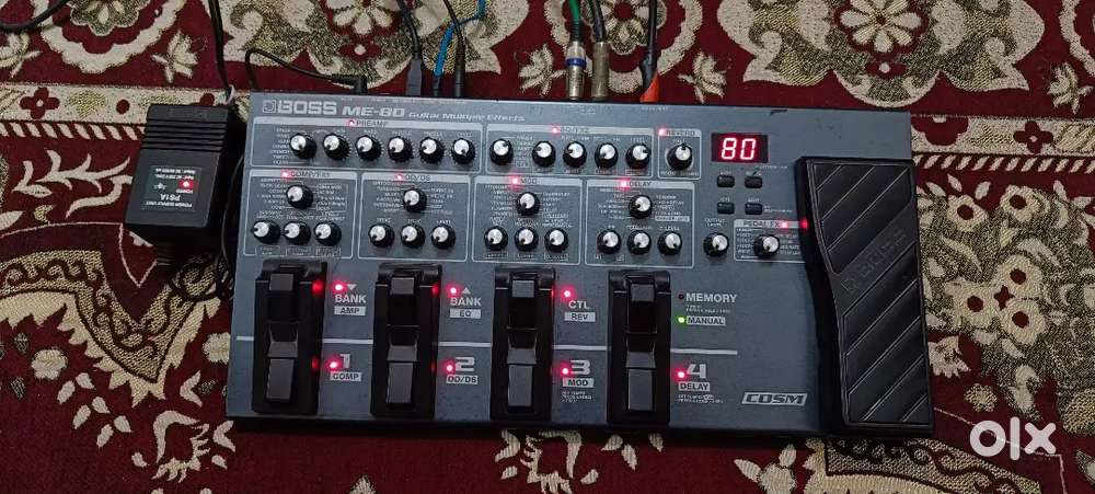 Boss ME 80 processor with Adaptor