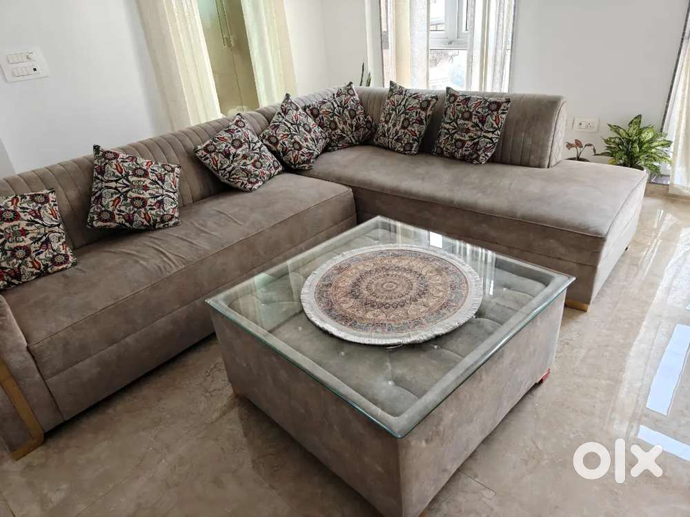 7 seater sofa with center table
