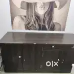 Facial bed for parlour