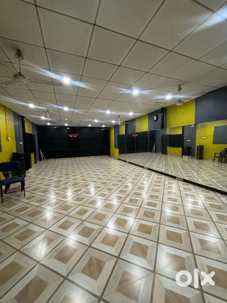 Dance & yoga studio on rent