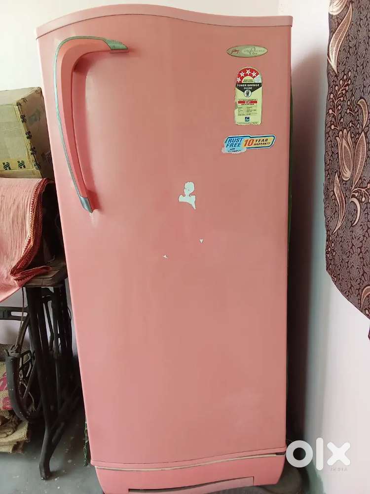 We are selling fridge