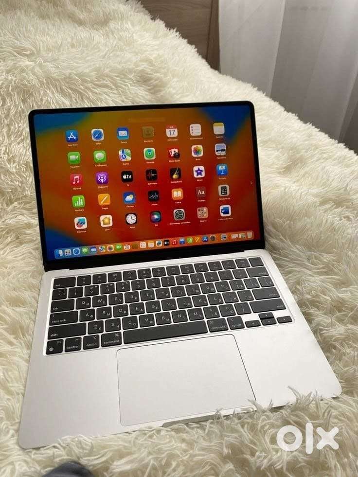 Macbook pro 2017 13inch new condition