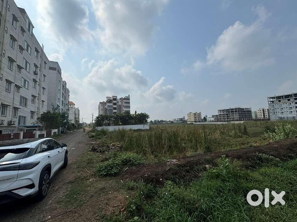 Land for sale, 1448 sqyds, Nidamanuru-Poranki road facing