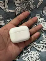 Apple airpods pro 1st gen in amazing condition for sell