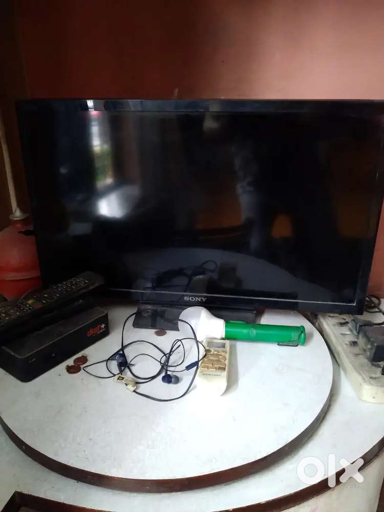 SONY LCD TV  24 INCH