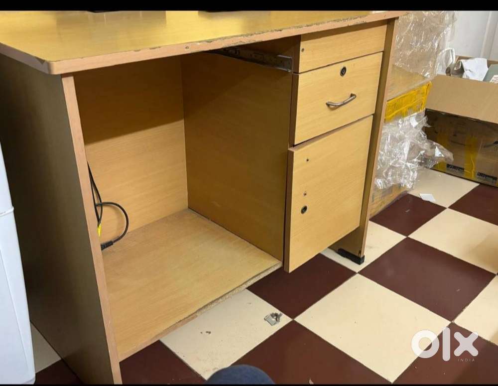 COMPUTER TABLE  OR STUDY TABLE   FOR SALE