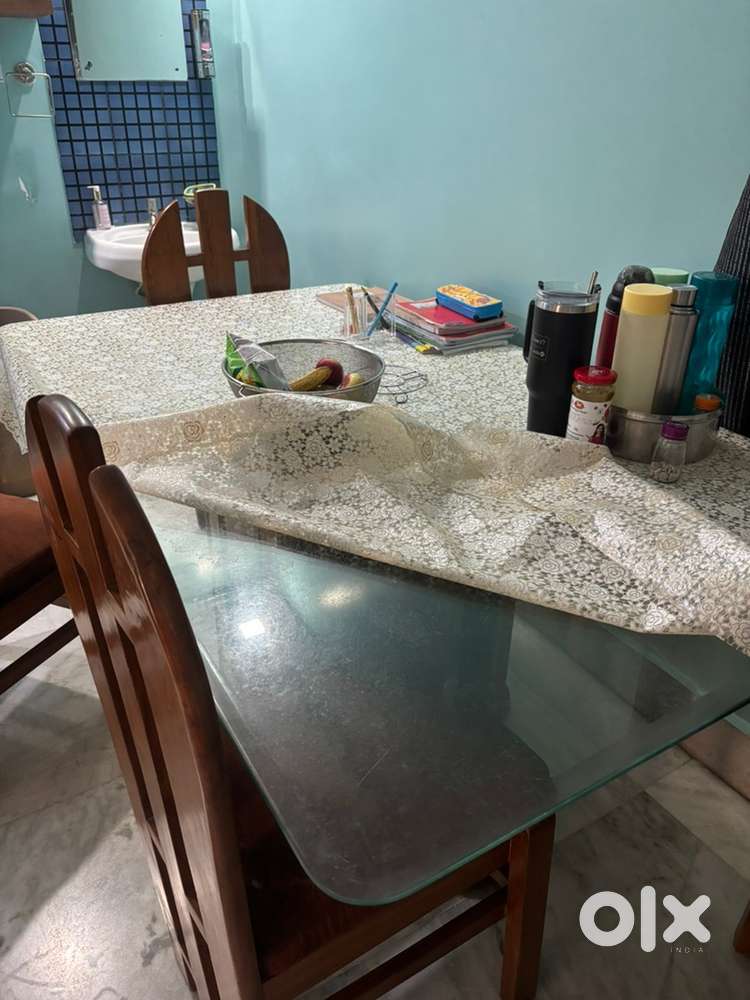 Dining table with 6 chairs