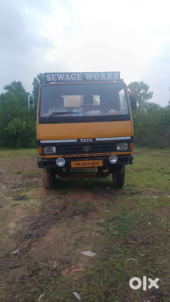 Sawage tanker