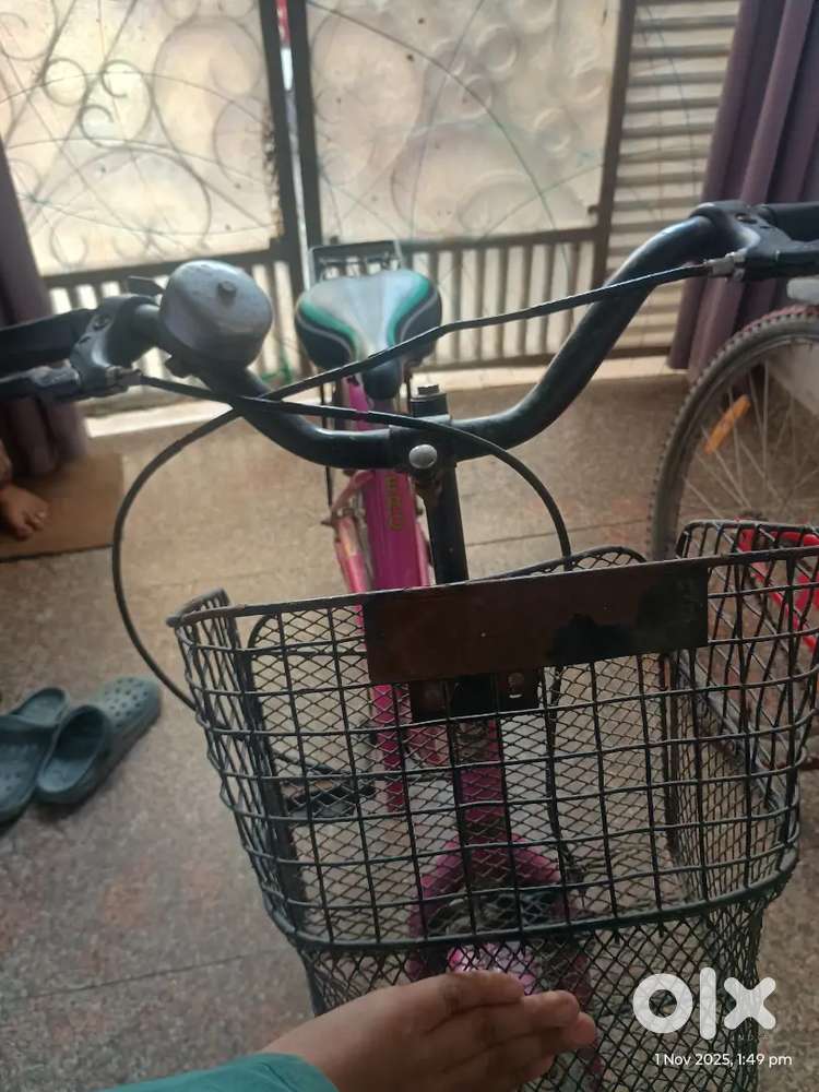 Hero miss india gold ladies cycle Good deal Ok condition