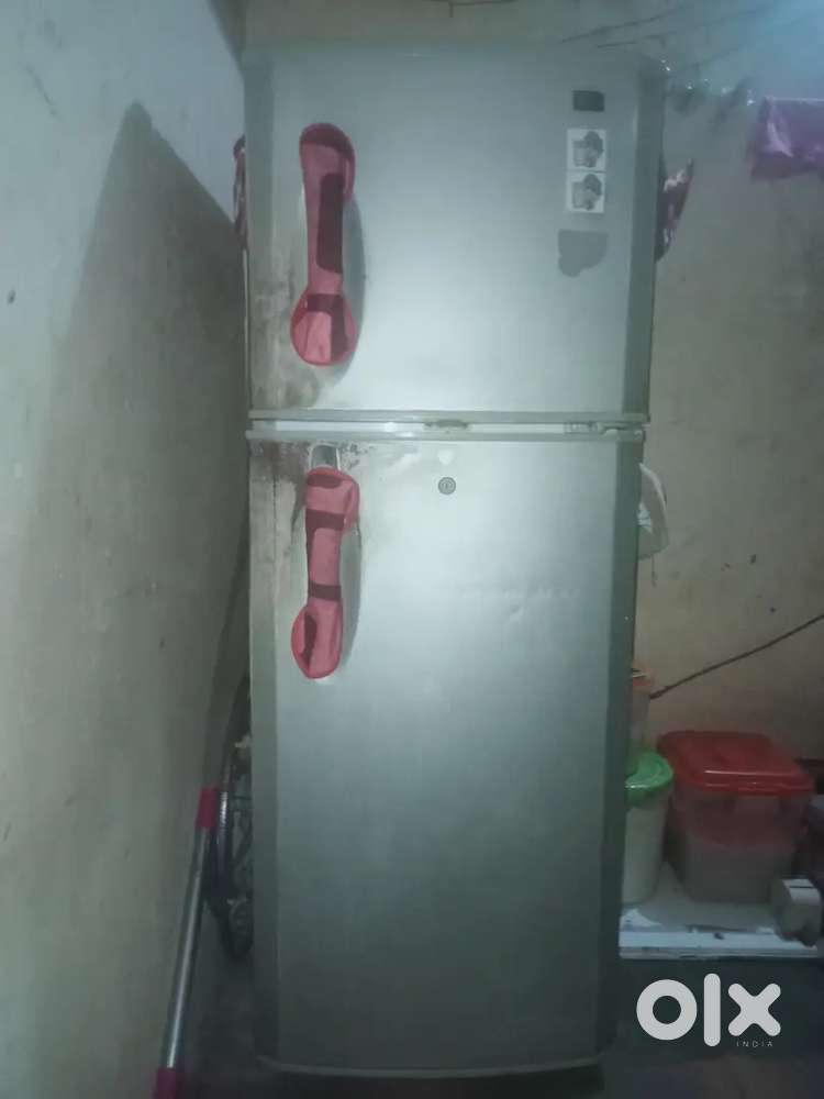 LG company ka fridge