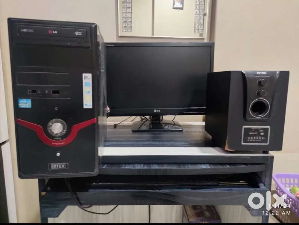 Computer with Speakers
