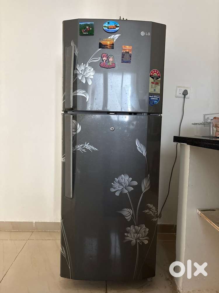 Double door fridge in excellent working condition